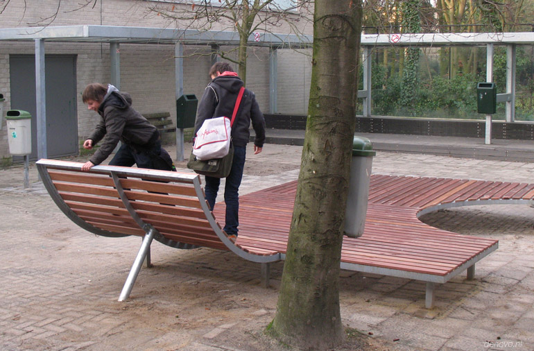 Schoolbank_088_W_Denovo08